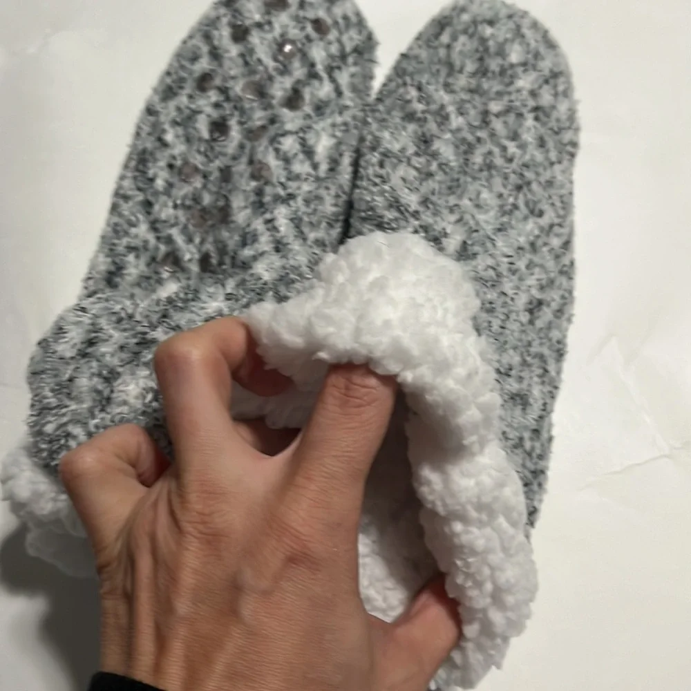 NWOT fuzzy non-slip over the ankle slippers